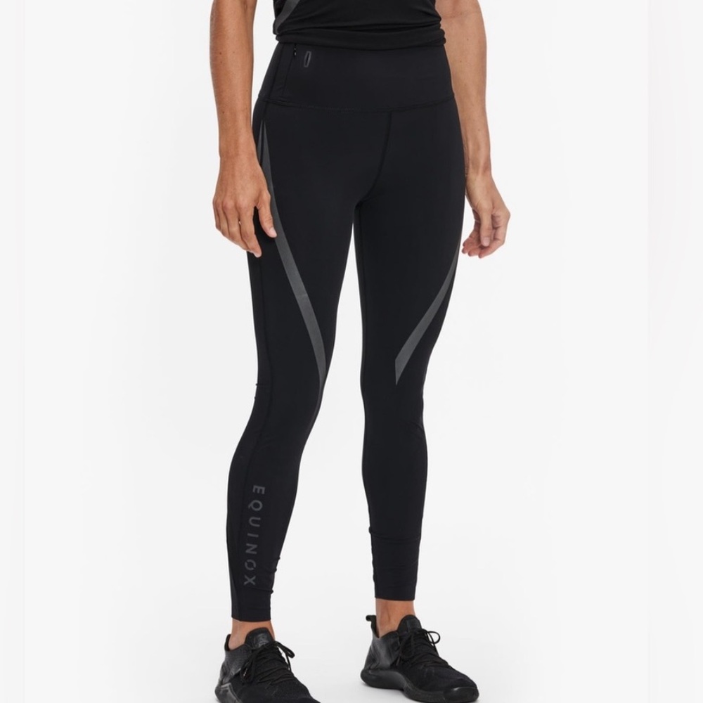 Equinox Women's Run 7/8 Leggings. Black. Size Small